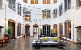 By Marriott Boston Downtown Seaport 3*
